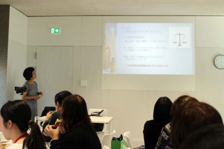 アッセンハイマー氏による「進まないDX化、それでもドイツはオールかかりつけ薬局」の講義