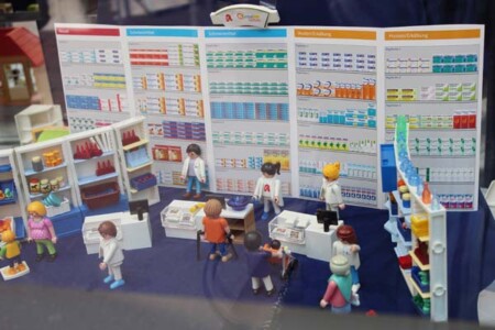 CENTRAL薬局のディスプレイ